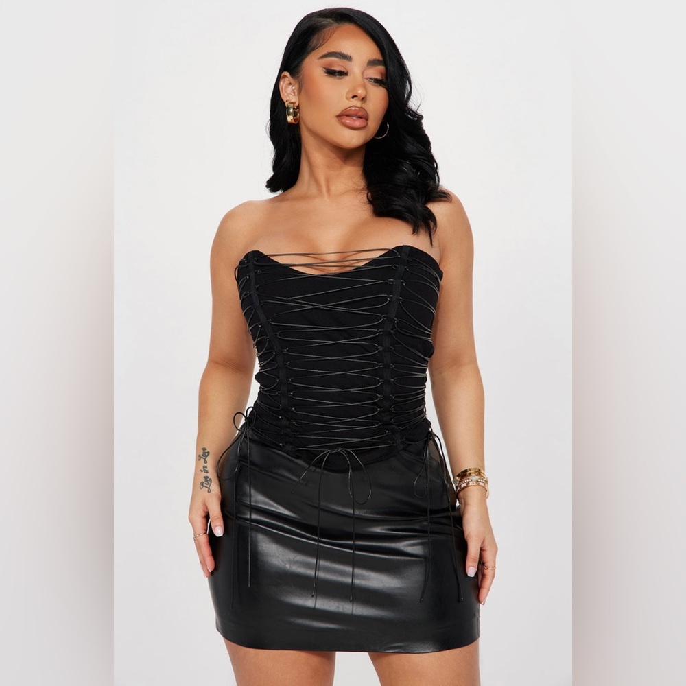 Fashion nova hot list strappy corset top